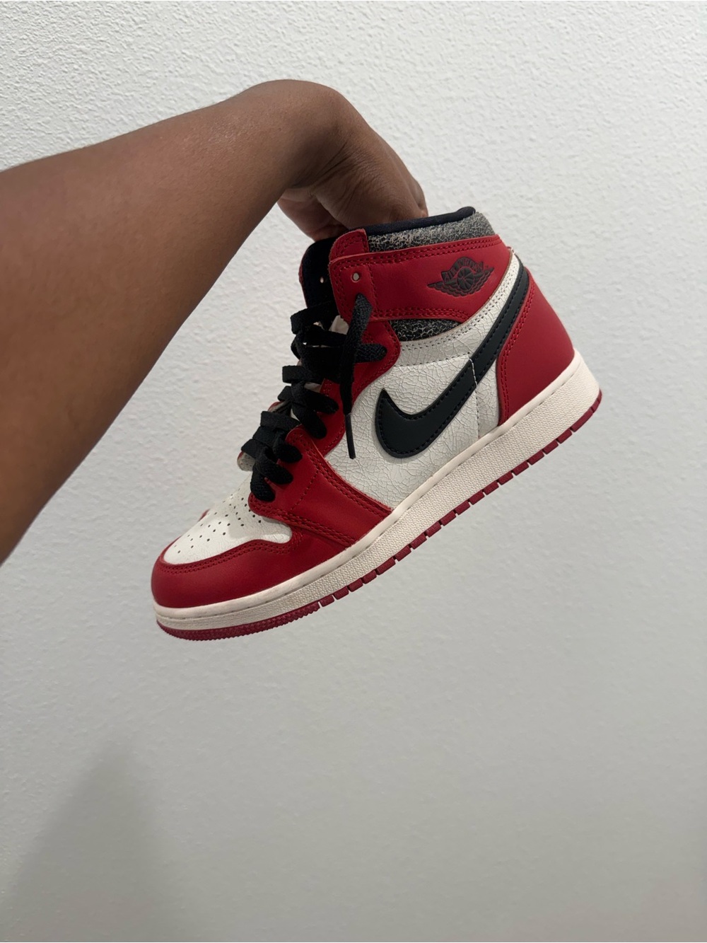 Jordan 1 Retro High OG Chicago Lost and Found- Red/White/Black